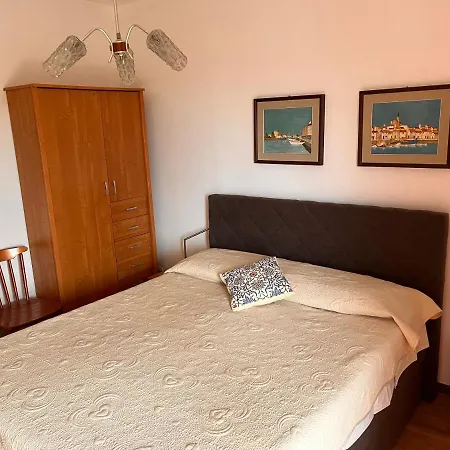 Apartment Ylenia *